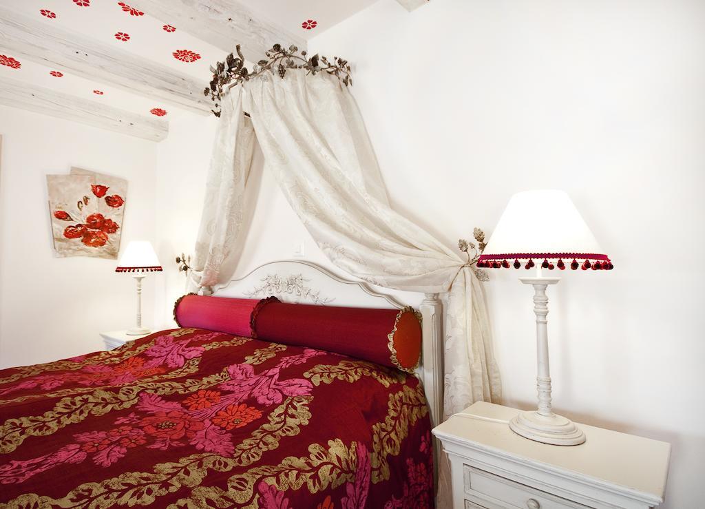 La Belle Saison Bed and Breakfast Mollens  Habitación foto