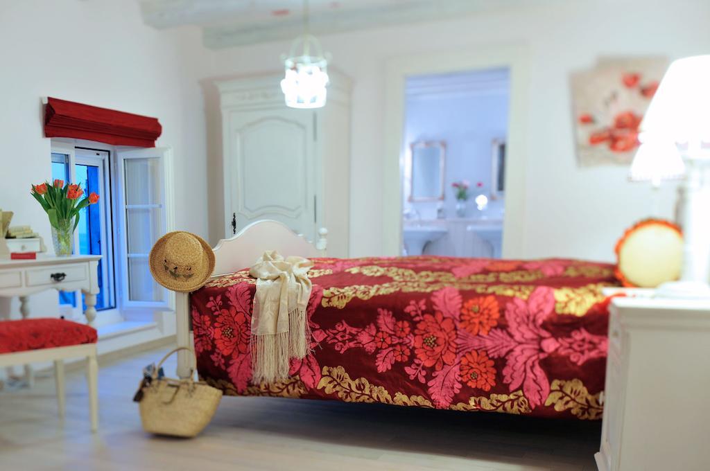 La Belle Saison Bed and Breakfast Mollens  Habitación foto